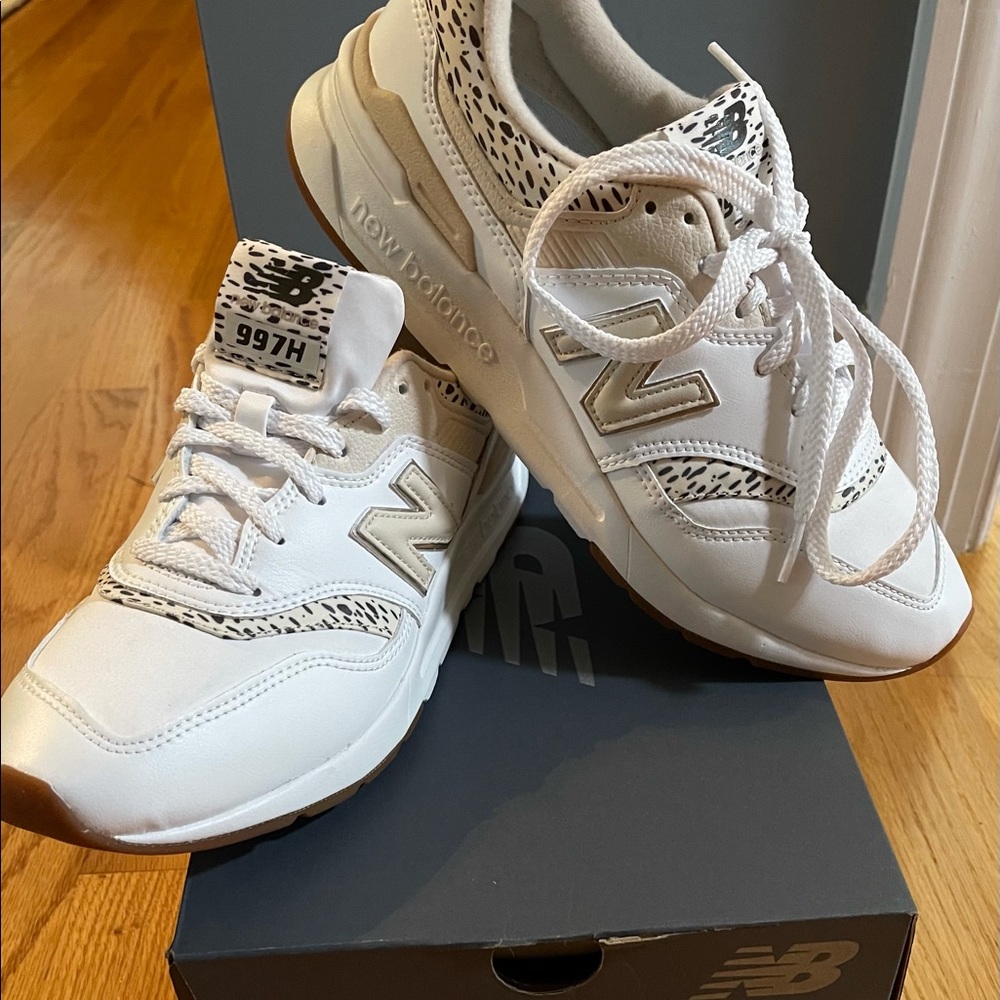 New in Box- New Balance Classics Traditionnels Cheetah Size 8.5